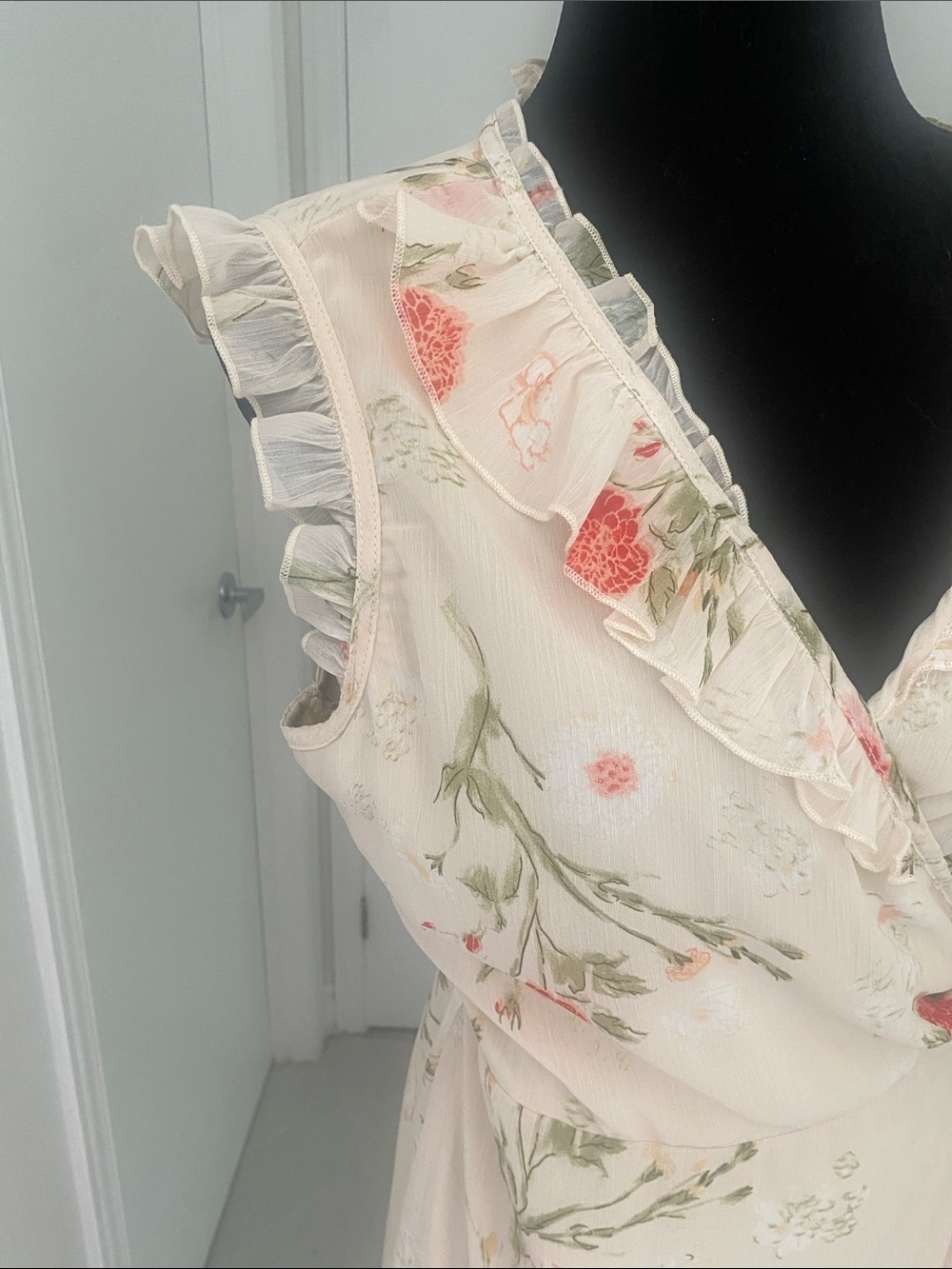 MILE END Floral Ruffle lined Wrap Dress Floral Cream & Orange Size Medium - Picture 4 of 16